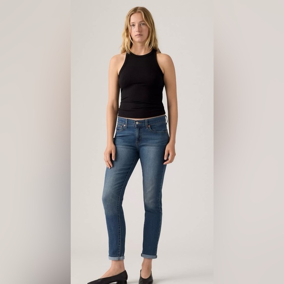 Levi’s Boyfriend Jeans - Picture 1 of 11